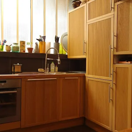 Peace And Greenery, Heart Of Parijs