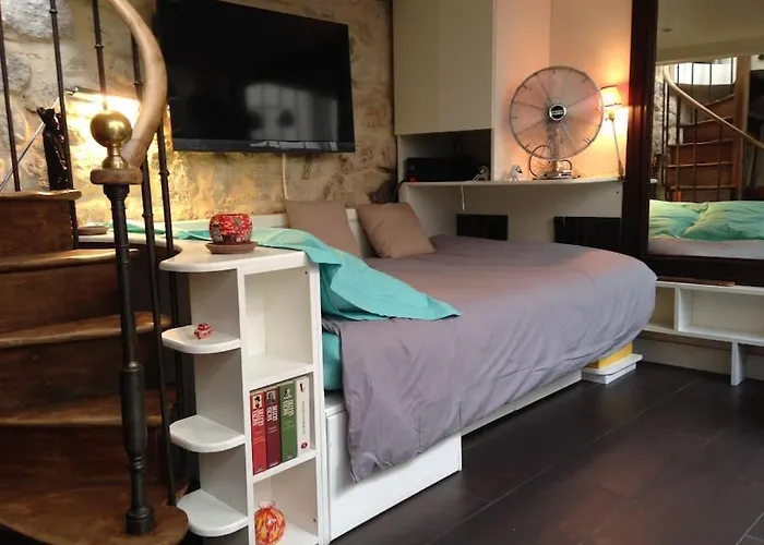 Peace And Greenery, Heart Of Paris