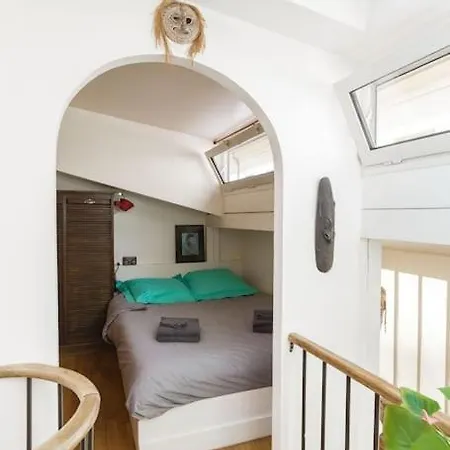 Peace And Greenery, Heart Of Apartment Paris